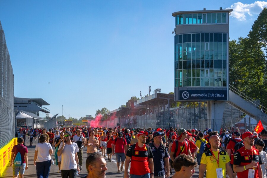 Formel 1 fans i Milano