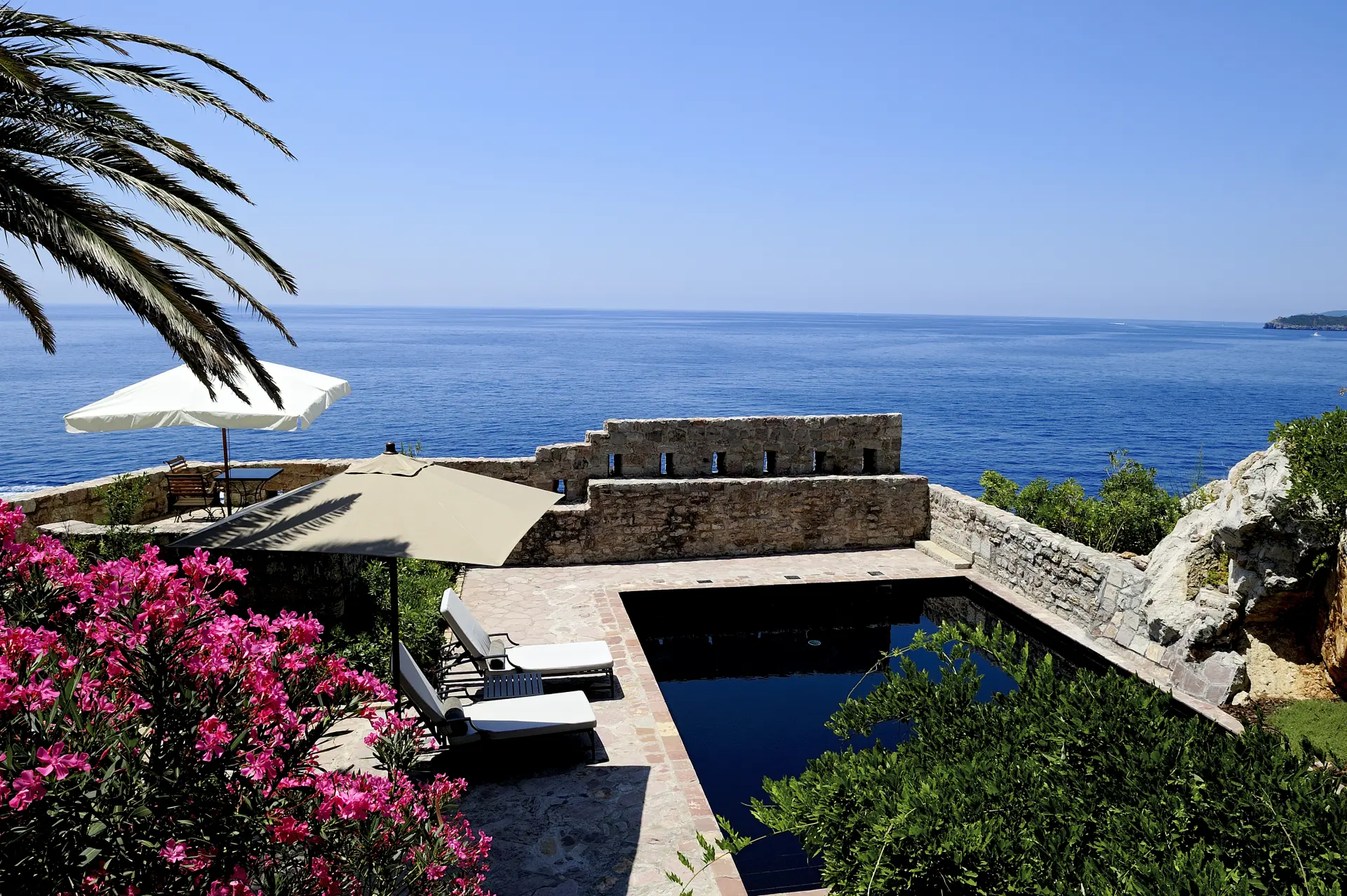 Suite med pool på Aman Sveti Stefan, Montenegro