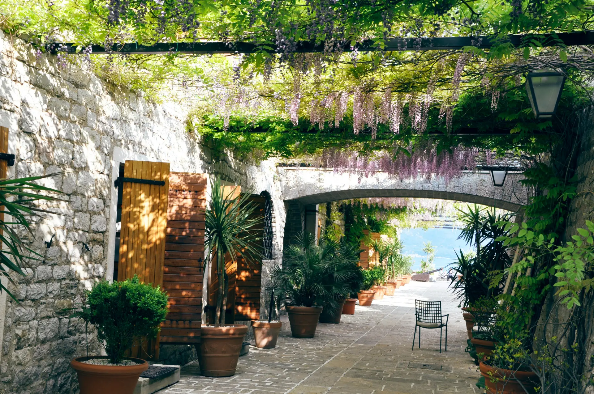Lille stræde i byen Budva, Montenegro