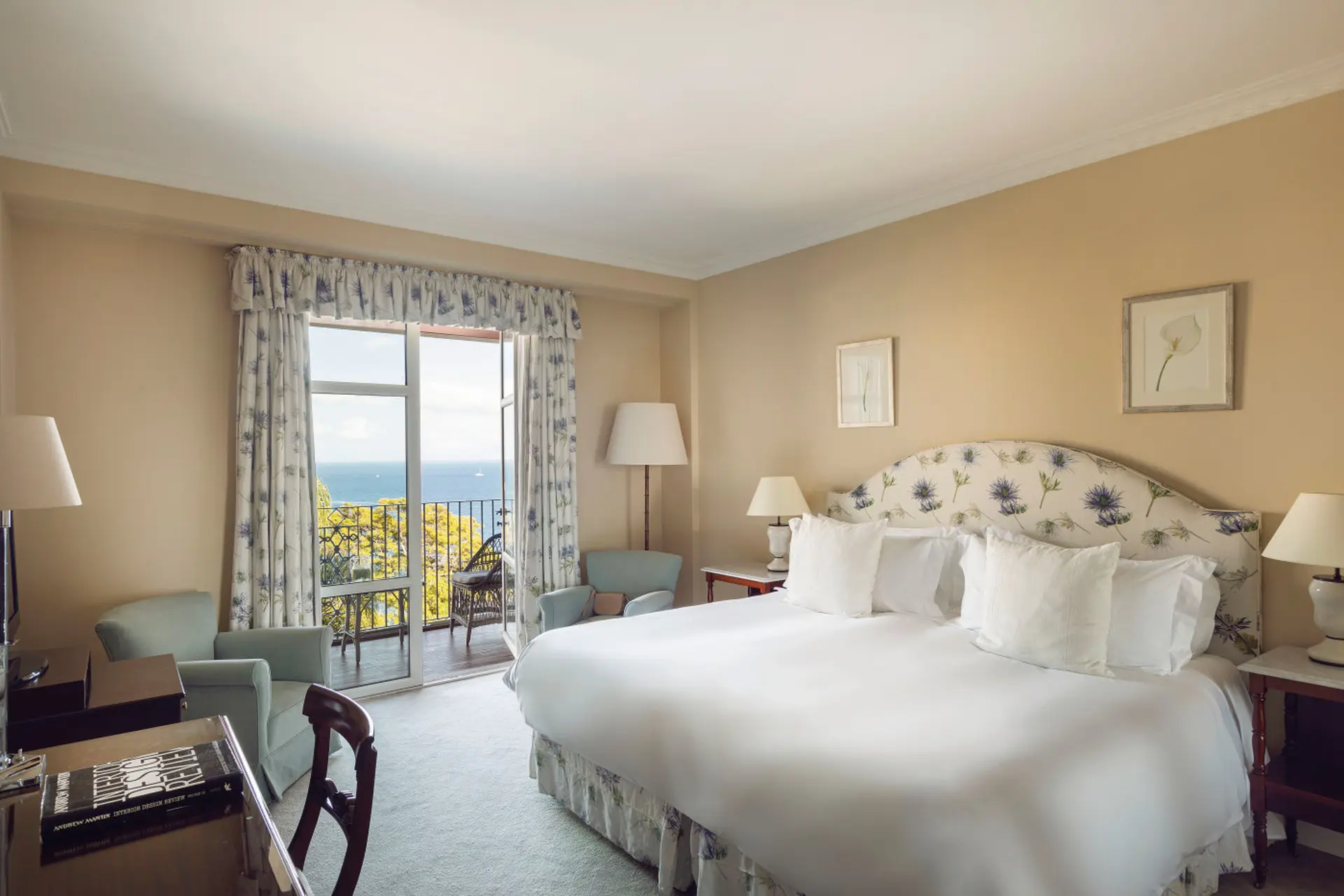 Deluxe Sea View Room på Reid's Palace, A Belmond Hotel, Madeira, Portugal