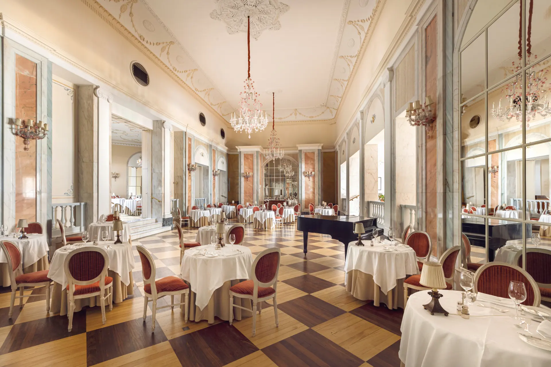 Dining Room på Reid's Palace, A Belmond Hotel, Madeira, Portugal