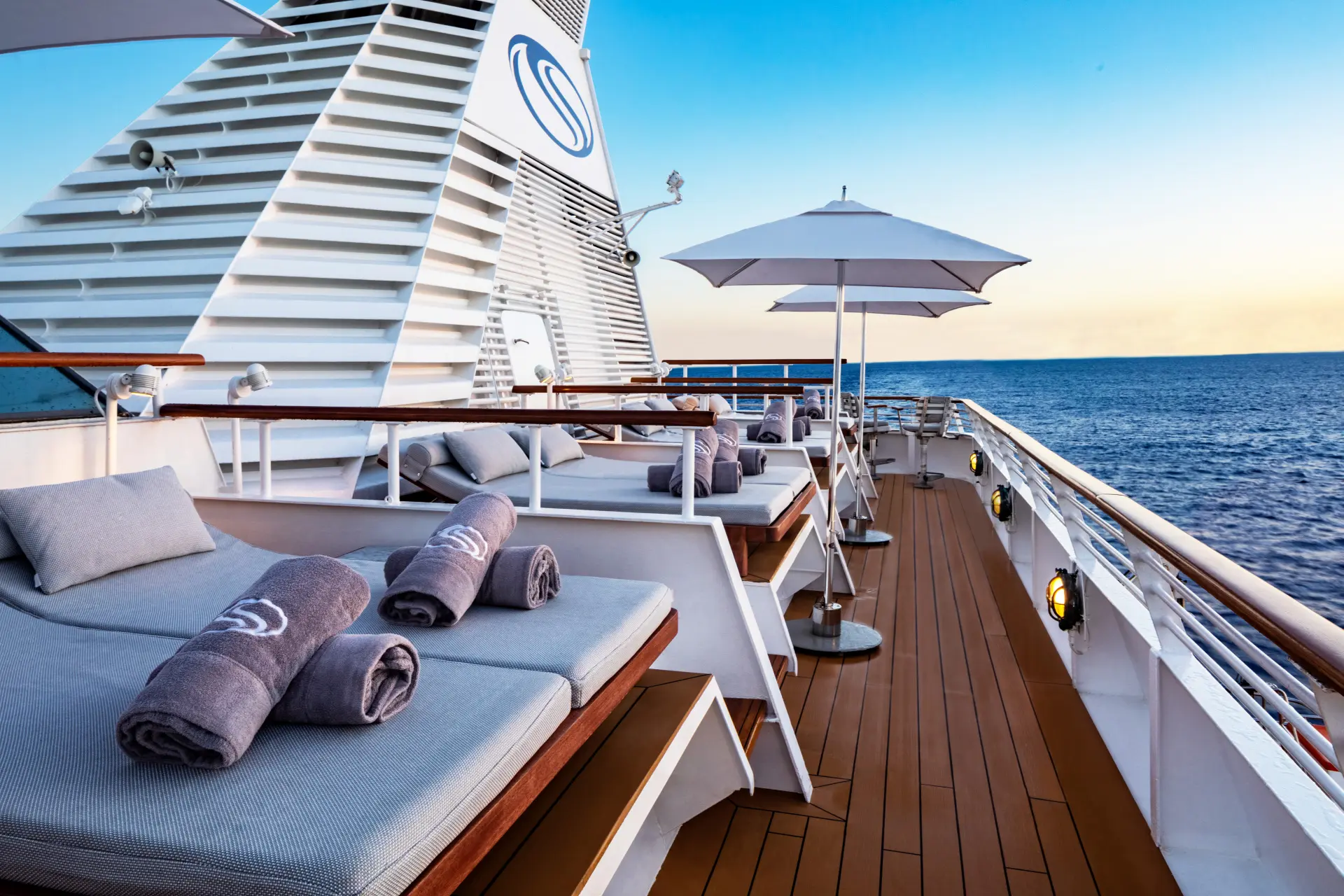 Solsenge om bord på SeaDream Yacht Club