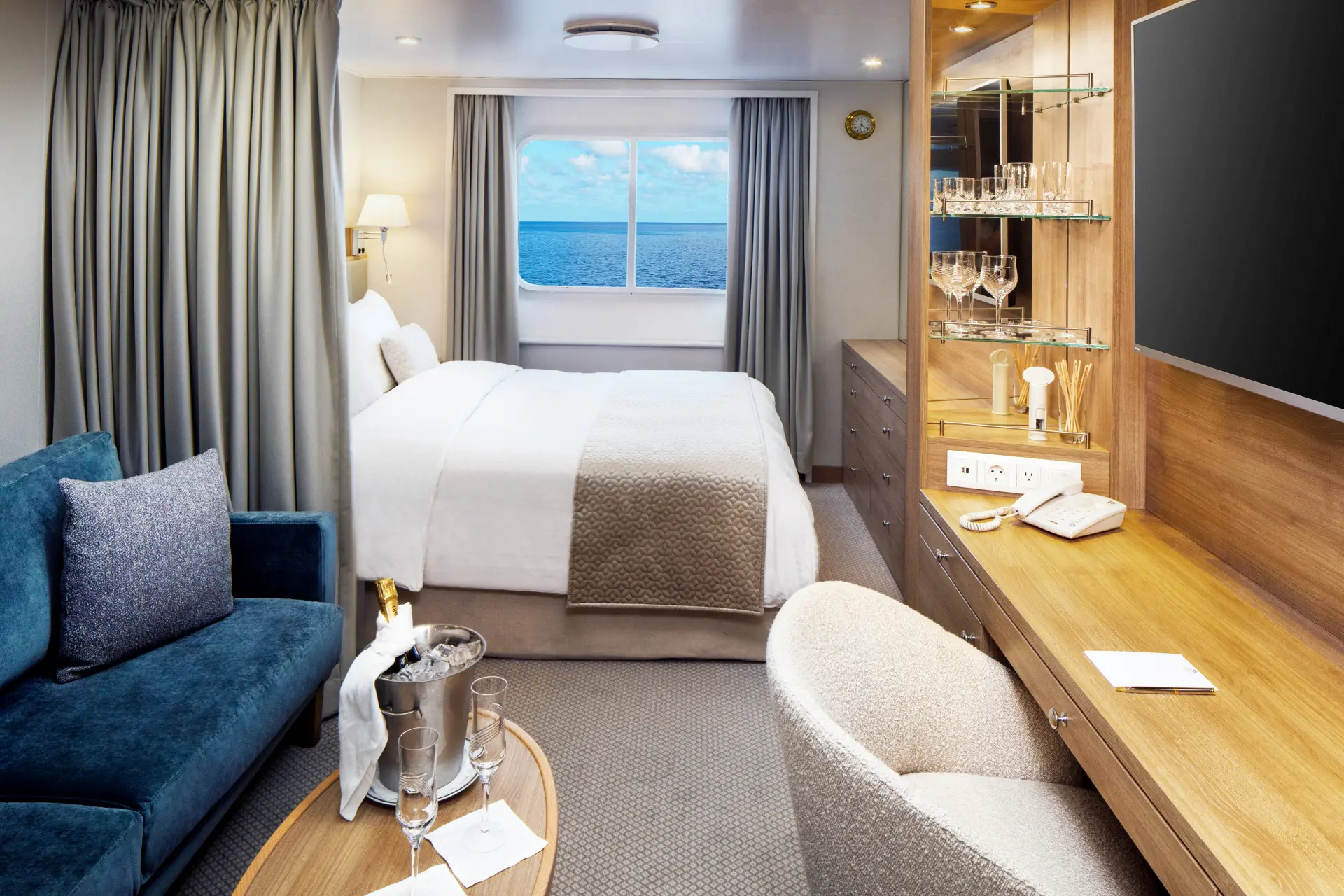 Kahyt med vindue på SeaDream Yacht Club