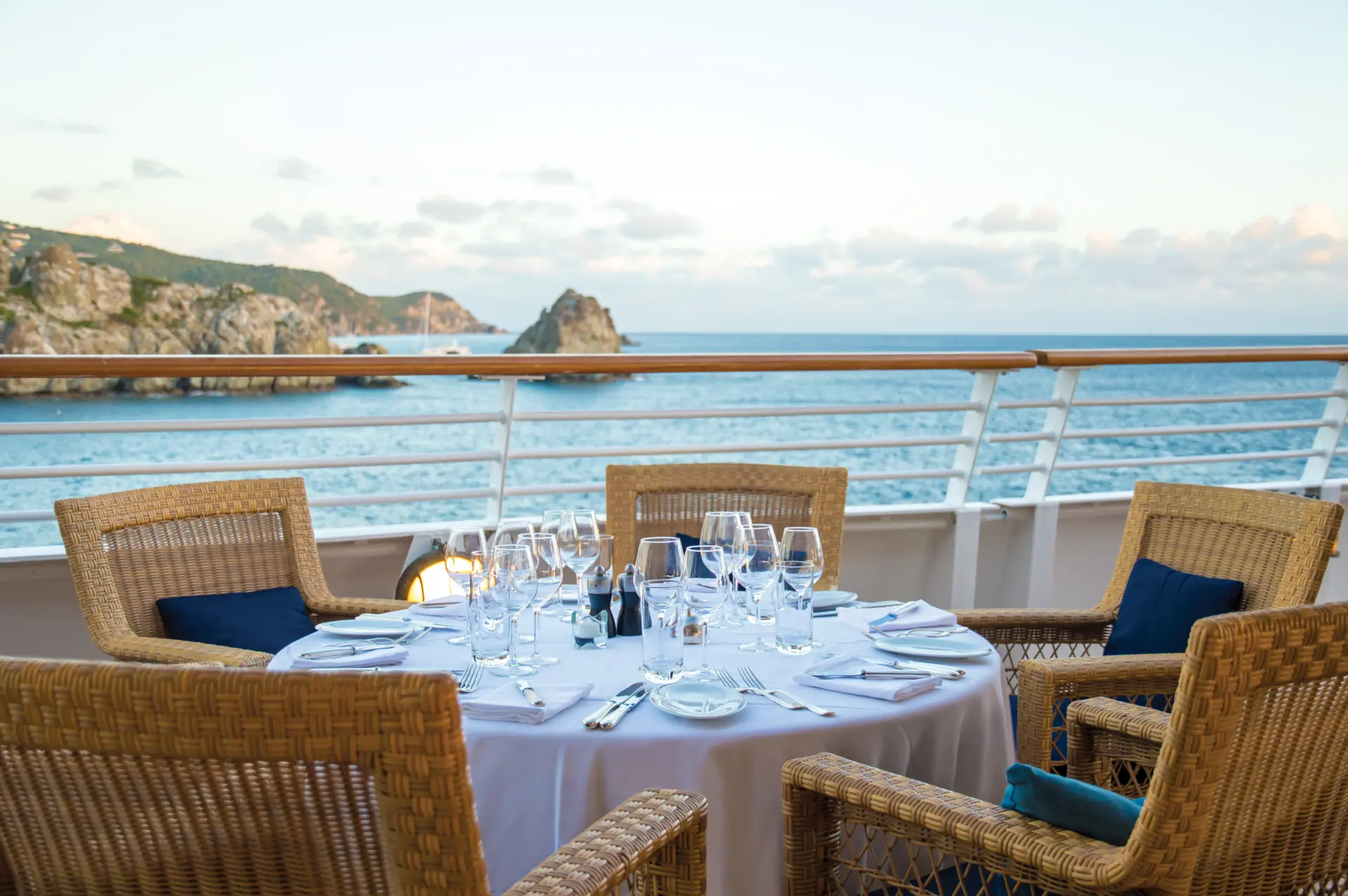 Middag på dækket om bord på SeaDream Yacht Club