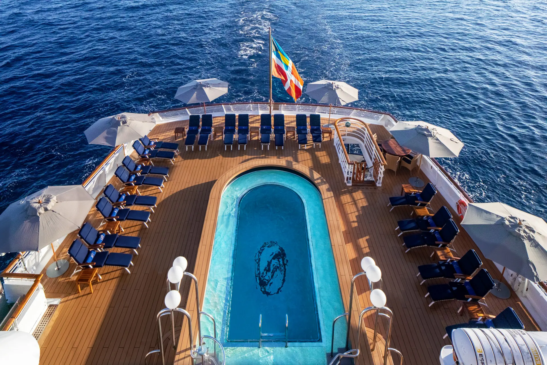 Pool om bord på et af skibene fra SeaDream Yacht Club