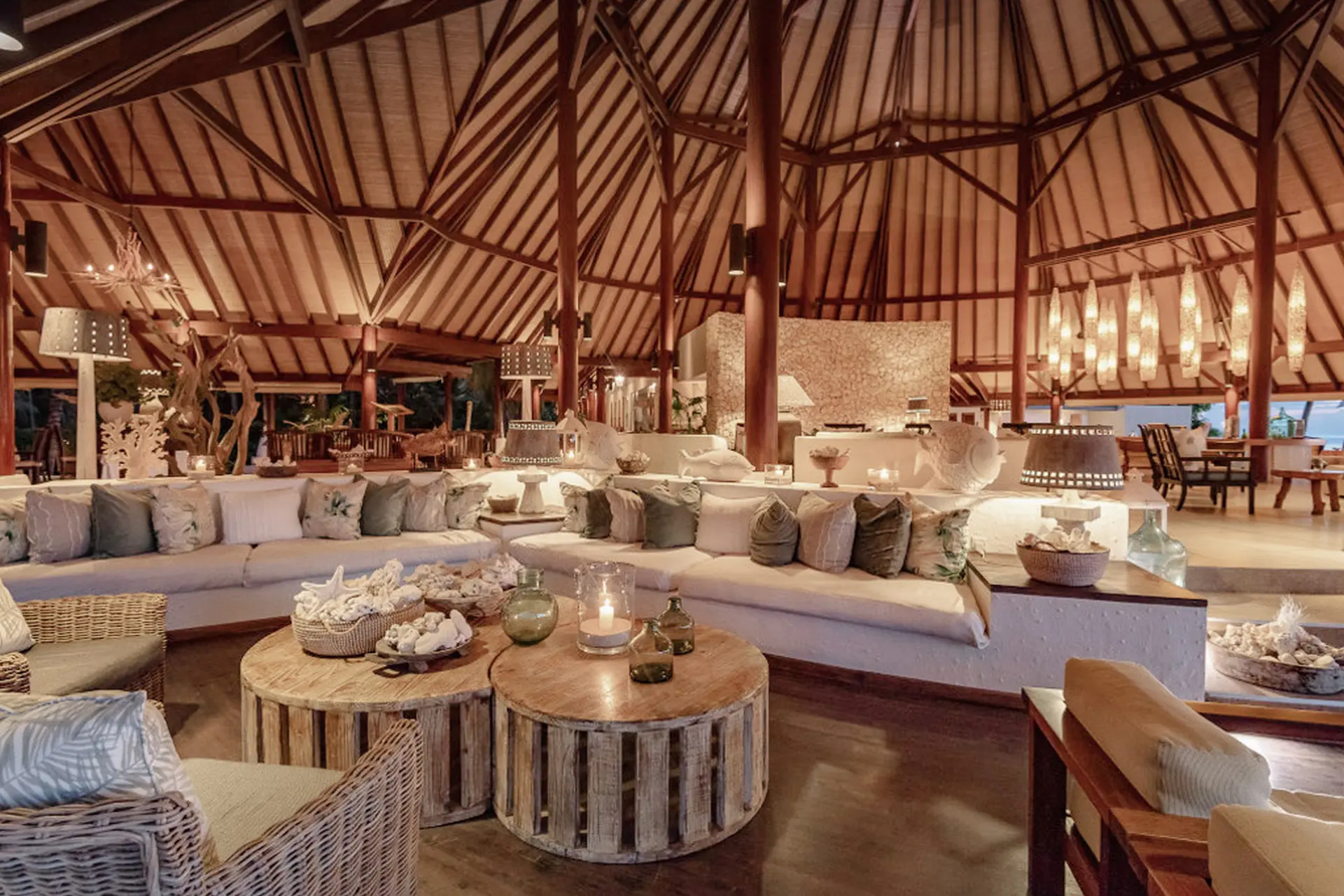 Lounge og restaurant på Denis Private Island, Seychellerne