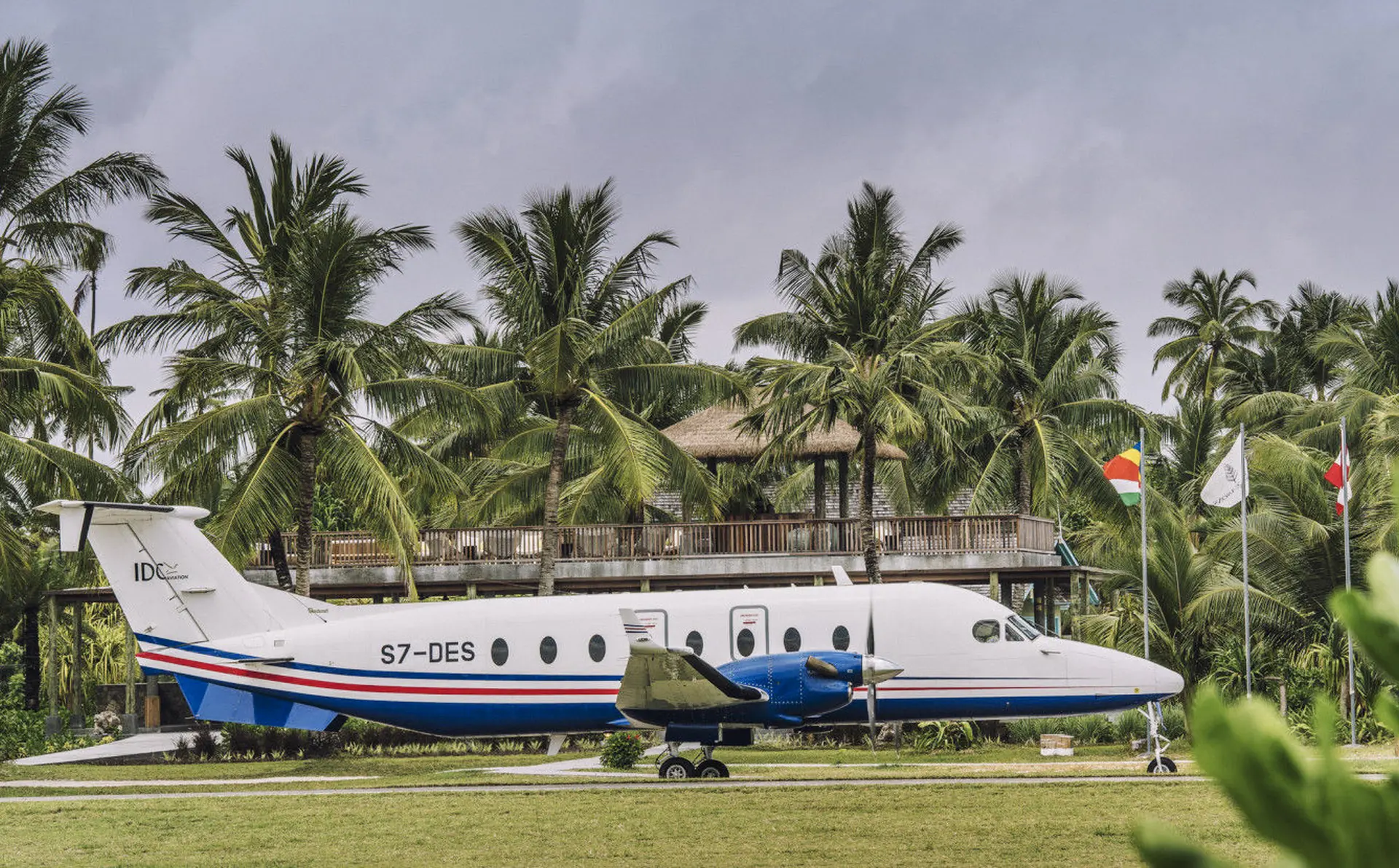 Ankom med fly til Four Seasons Resort at Desroches Island, Seychellerne