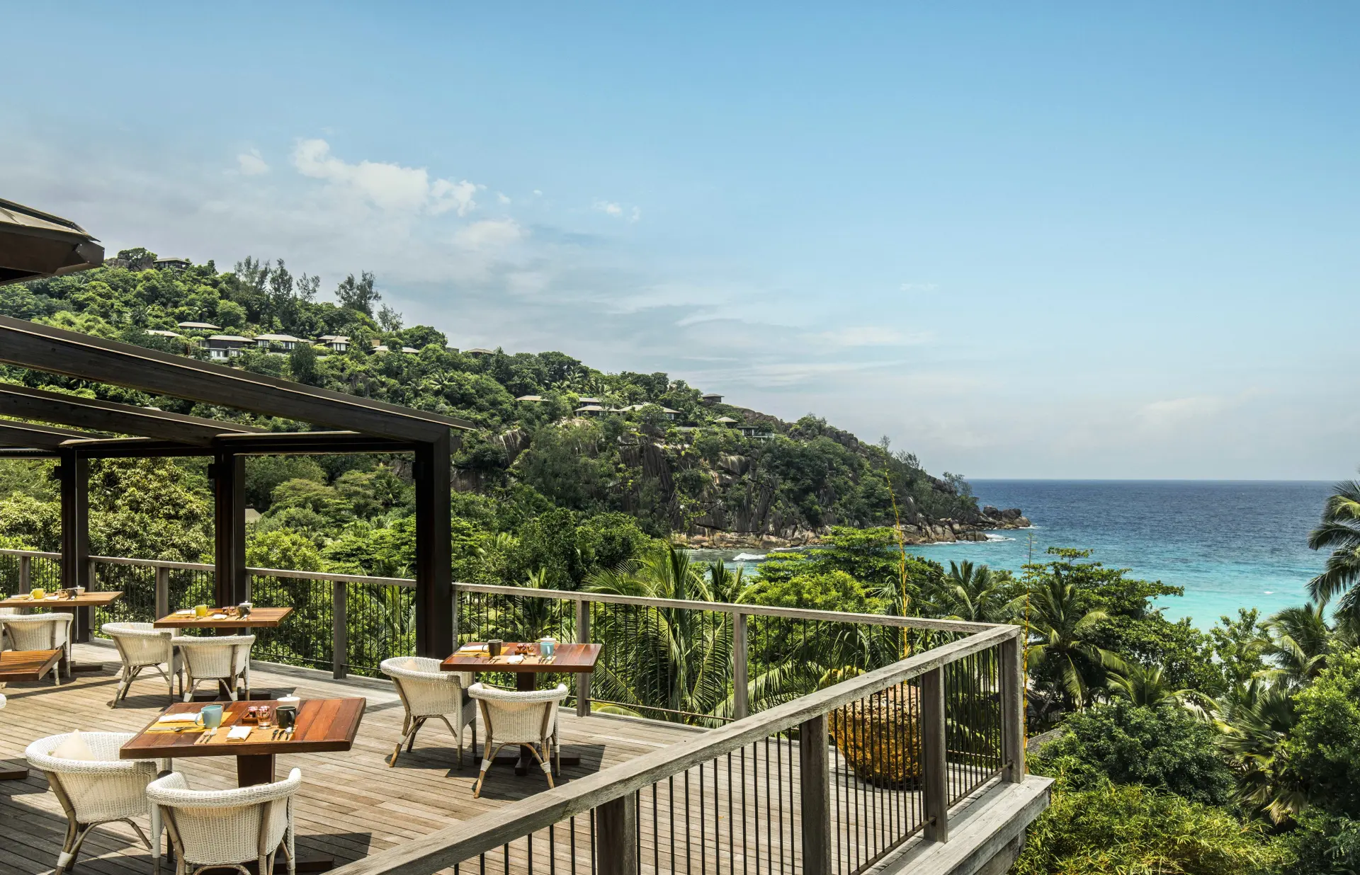 Skøn udsigt fra Restaurant Zez på Four Seasons Resort Seychelles, Seychellerne