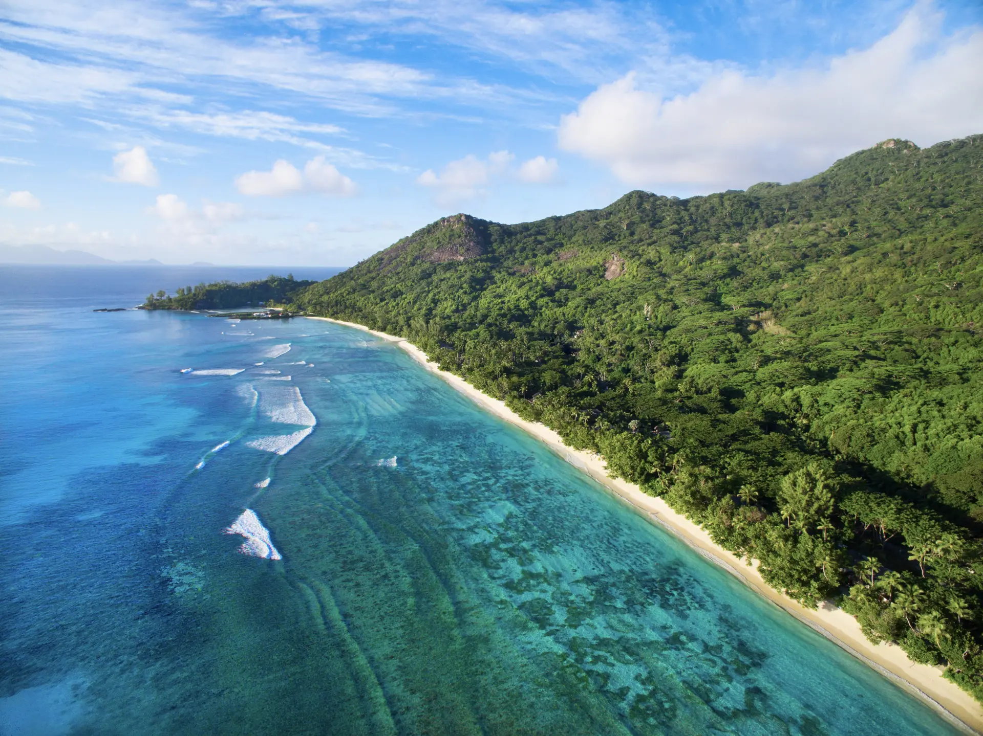 Luftfoto over strand ved Hilton Seychelles Labriz Resort & Spa, Seychellerne
