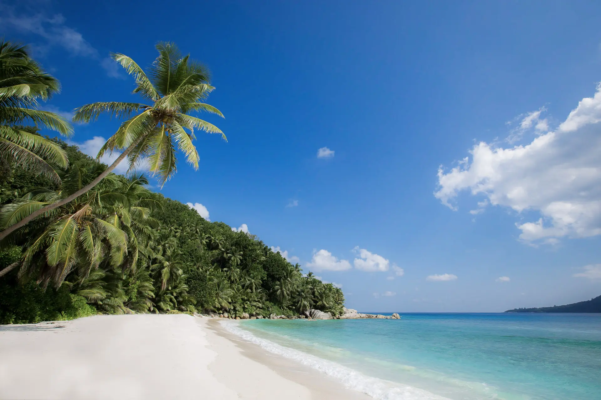 Eventyrlig sandstrand ved Six Senses Zil Pasyon, Seychellerne