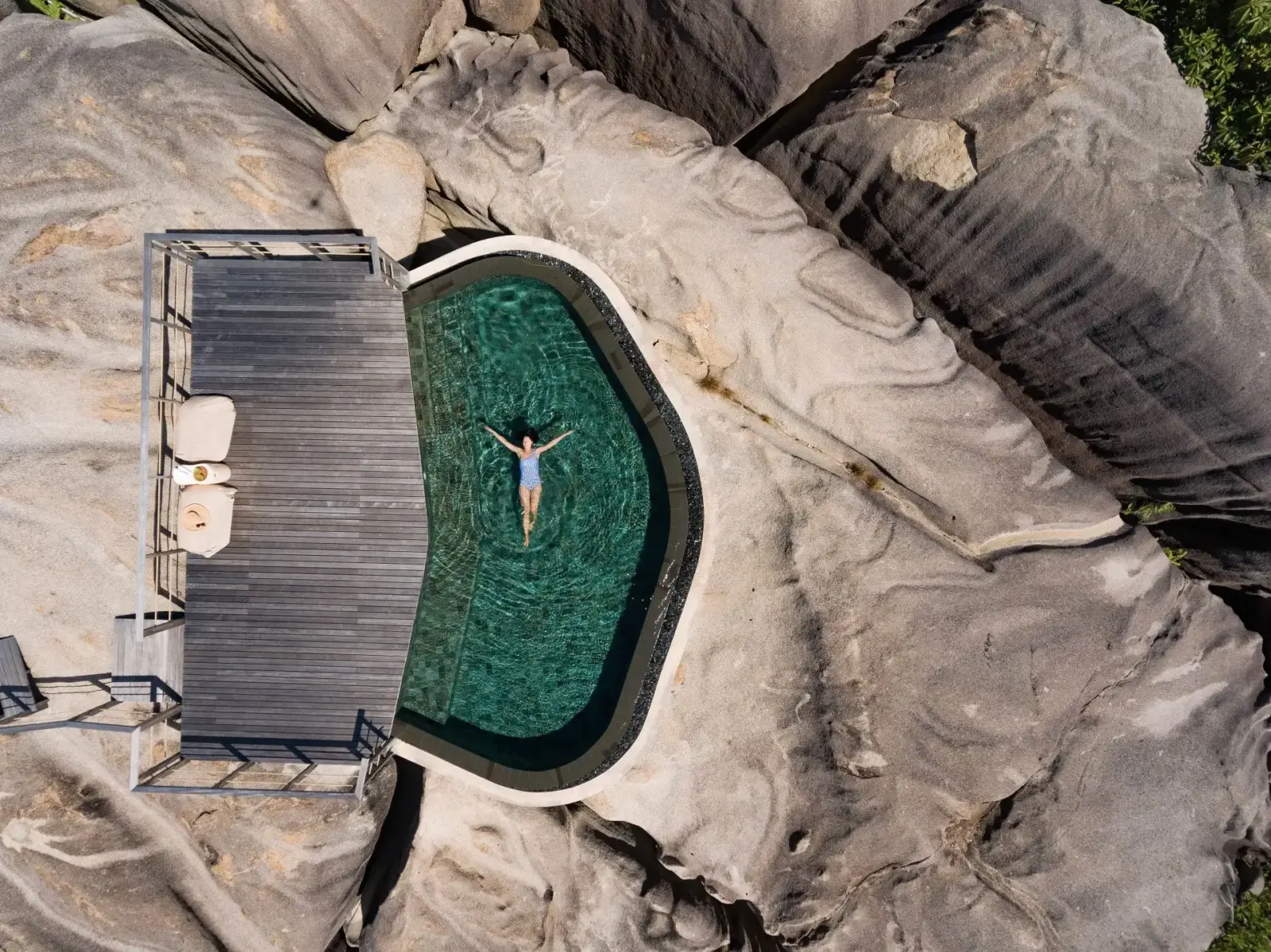 Pool i den fredfyldte spa på Six Senses Zil Pasyon, Seychellerne