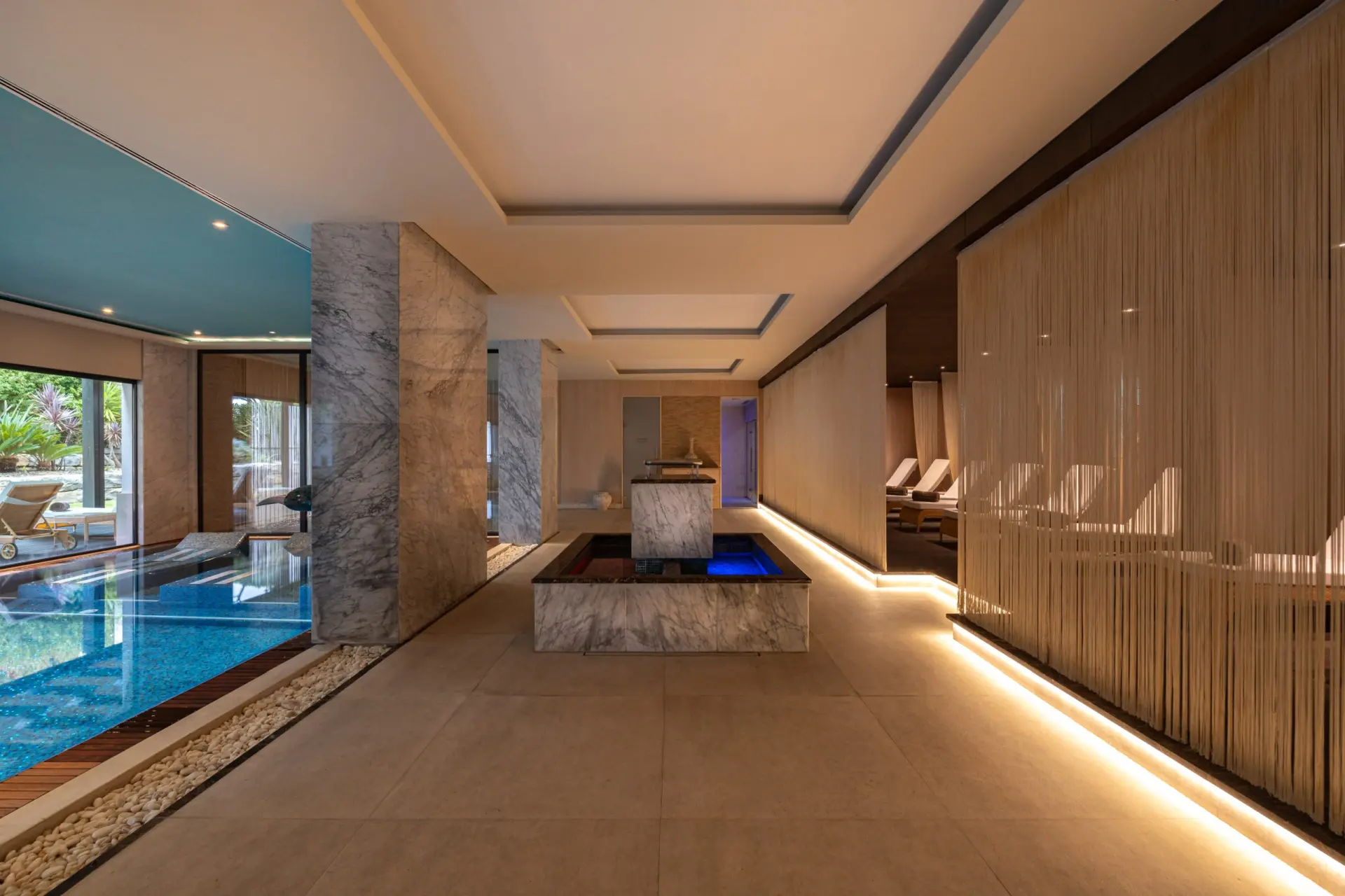 Spa med pool på Pine Cliffs Resort, Spanien