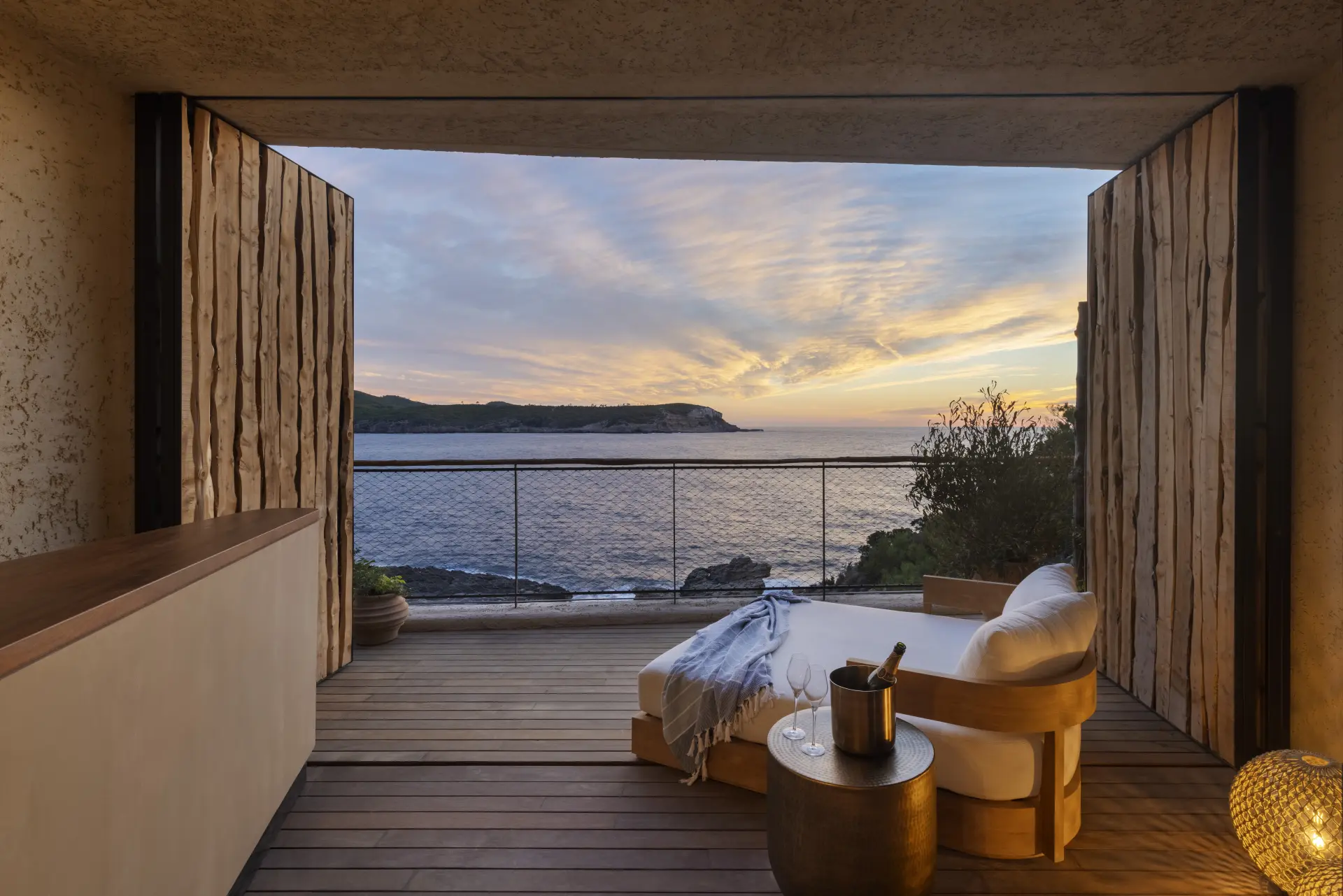 Udsigt fra suite på Six Senses Ibiza, Spanien