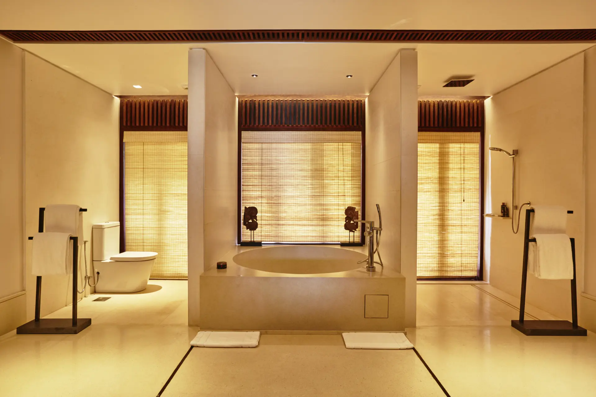 Ani Villas på Sri Lanka, Master badeværelse med badekar