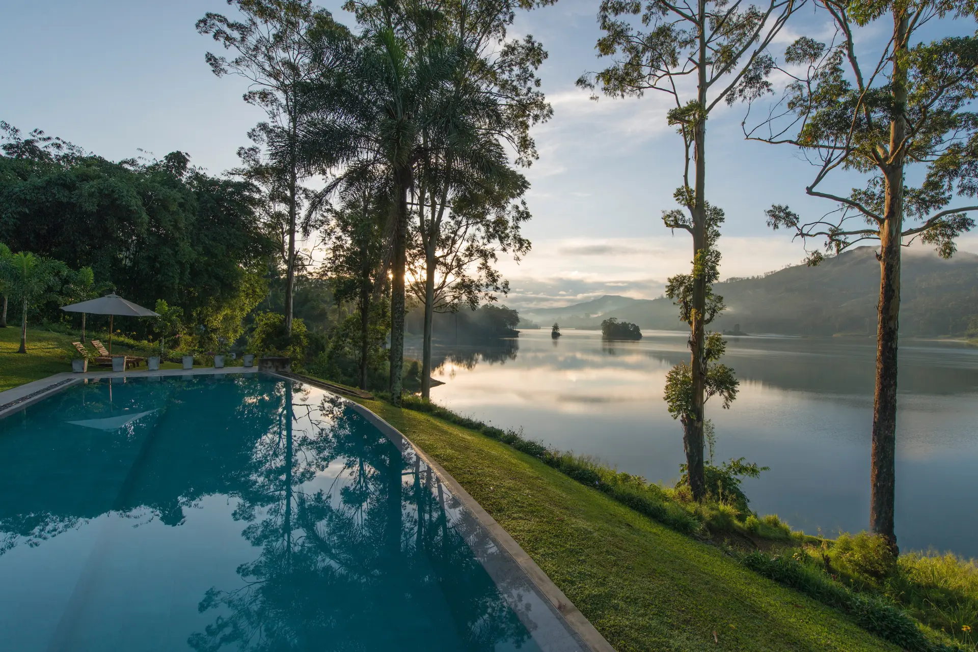 Pool med udsigt på Ceylon Tea Trails på Sri Lanka