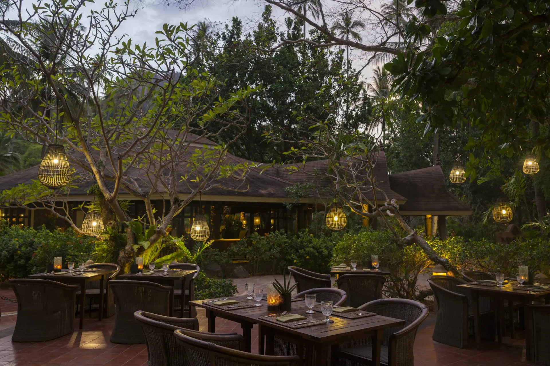Raya dining om aftenen på Rayavadee i Thailand