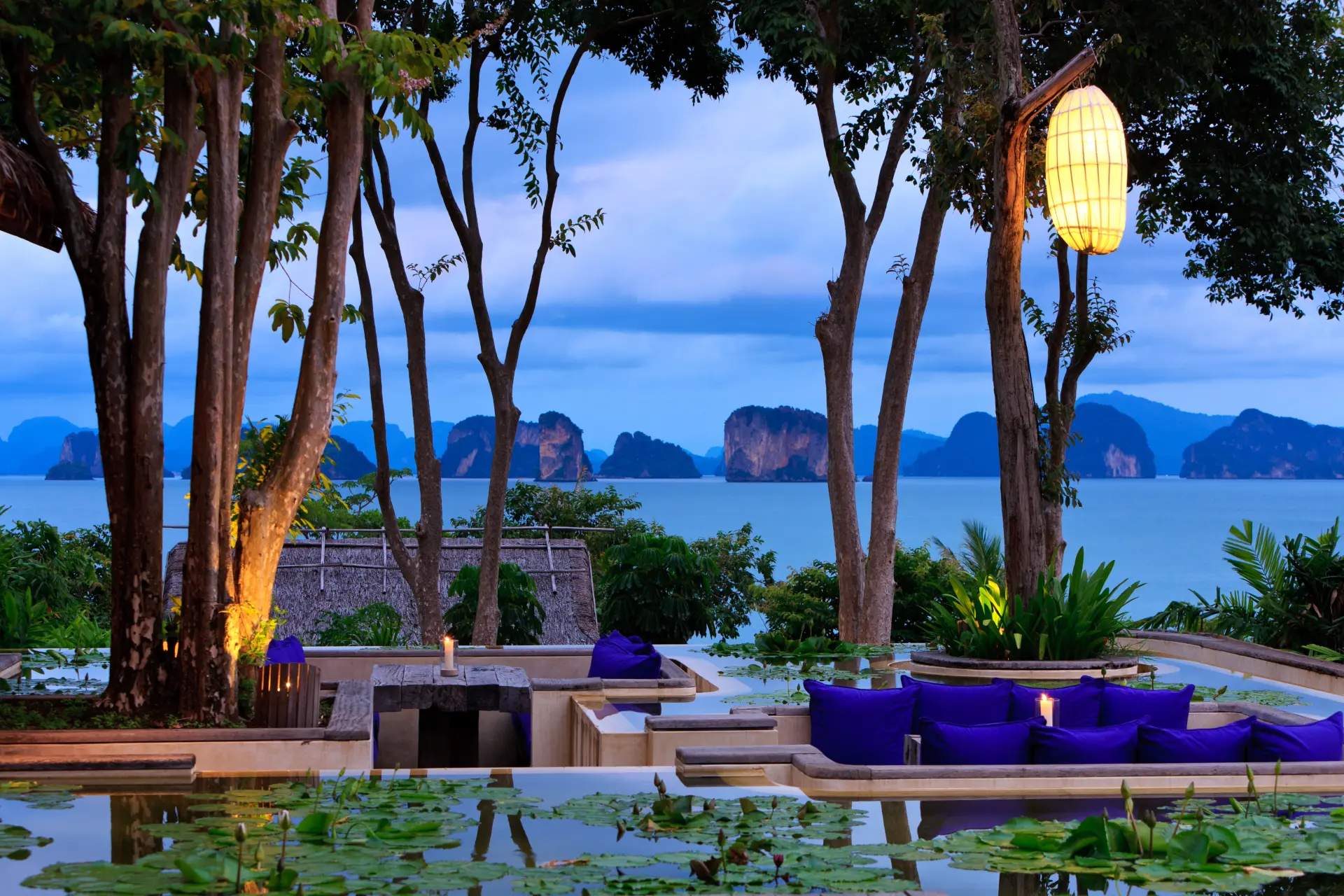 The Den om aftenen på Six Senses Yao Noi, Thailand