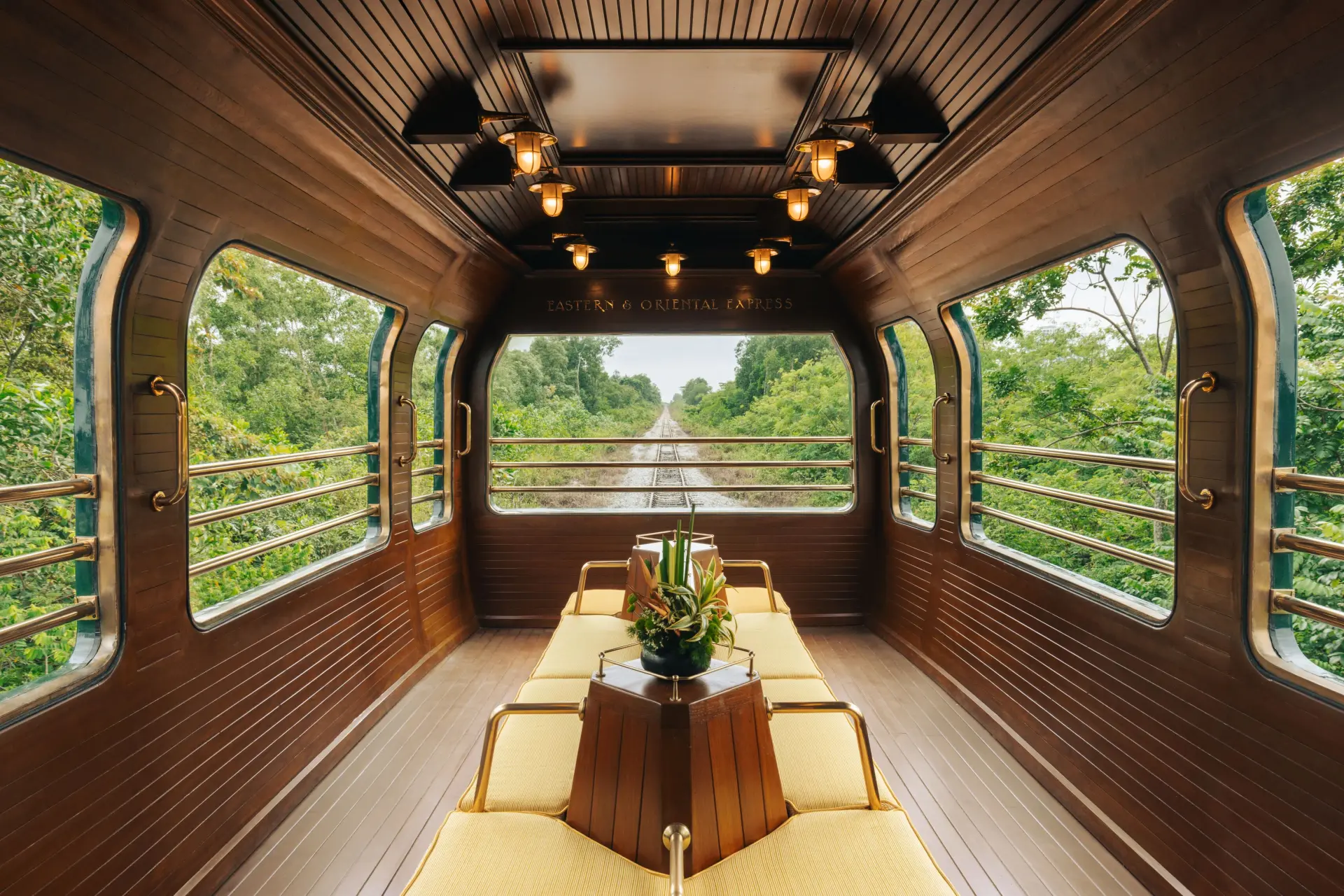 Oberservationsvogn i Eastern Oriental Express, A Belmond Train, Togrejser, Asien