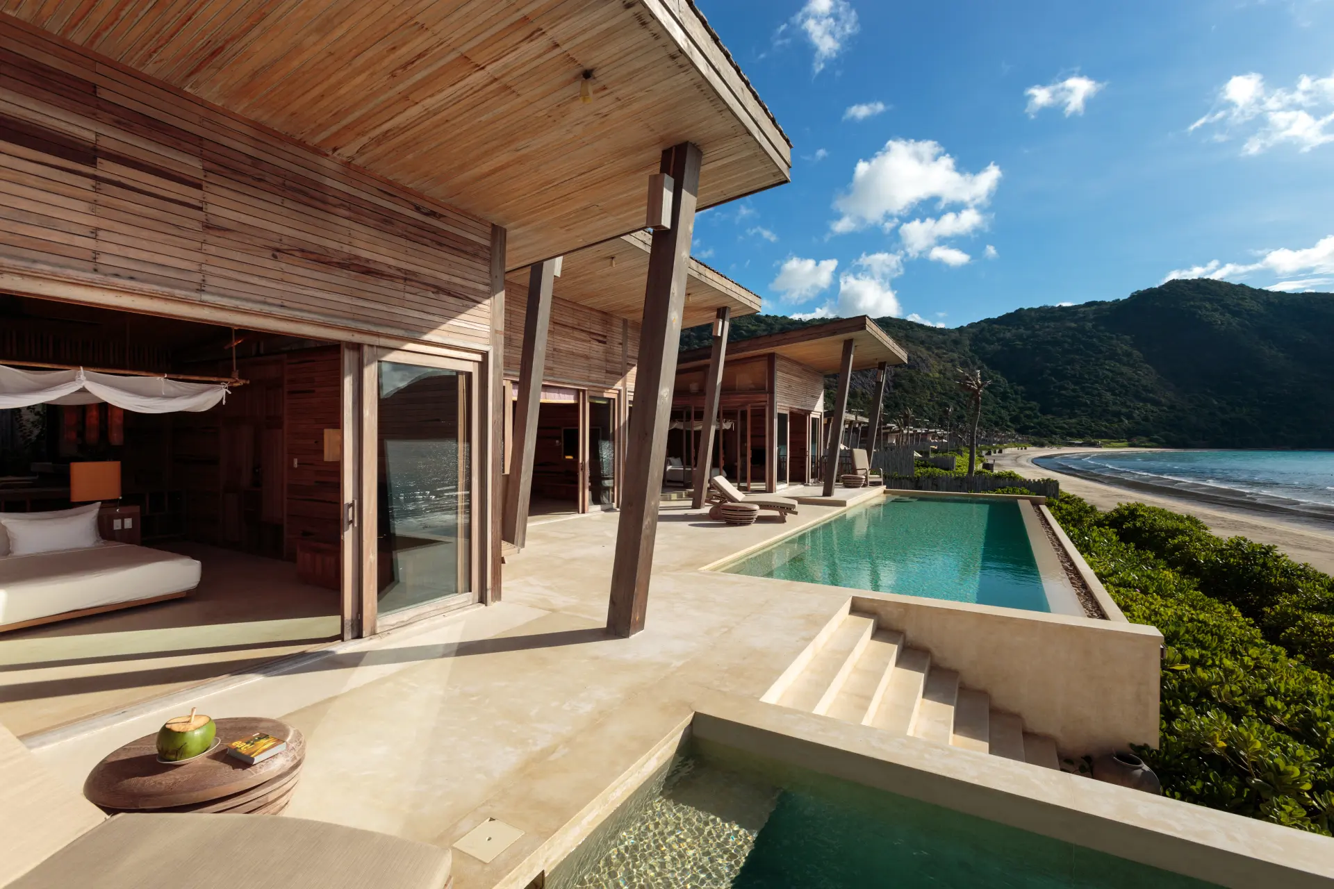 Beachfront 2B pool villa på Six Senses Con Dao i Vietnam