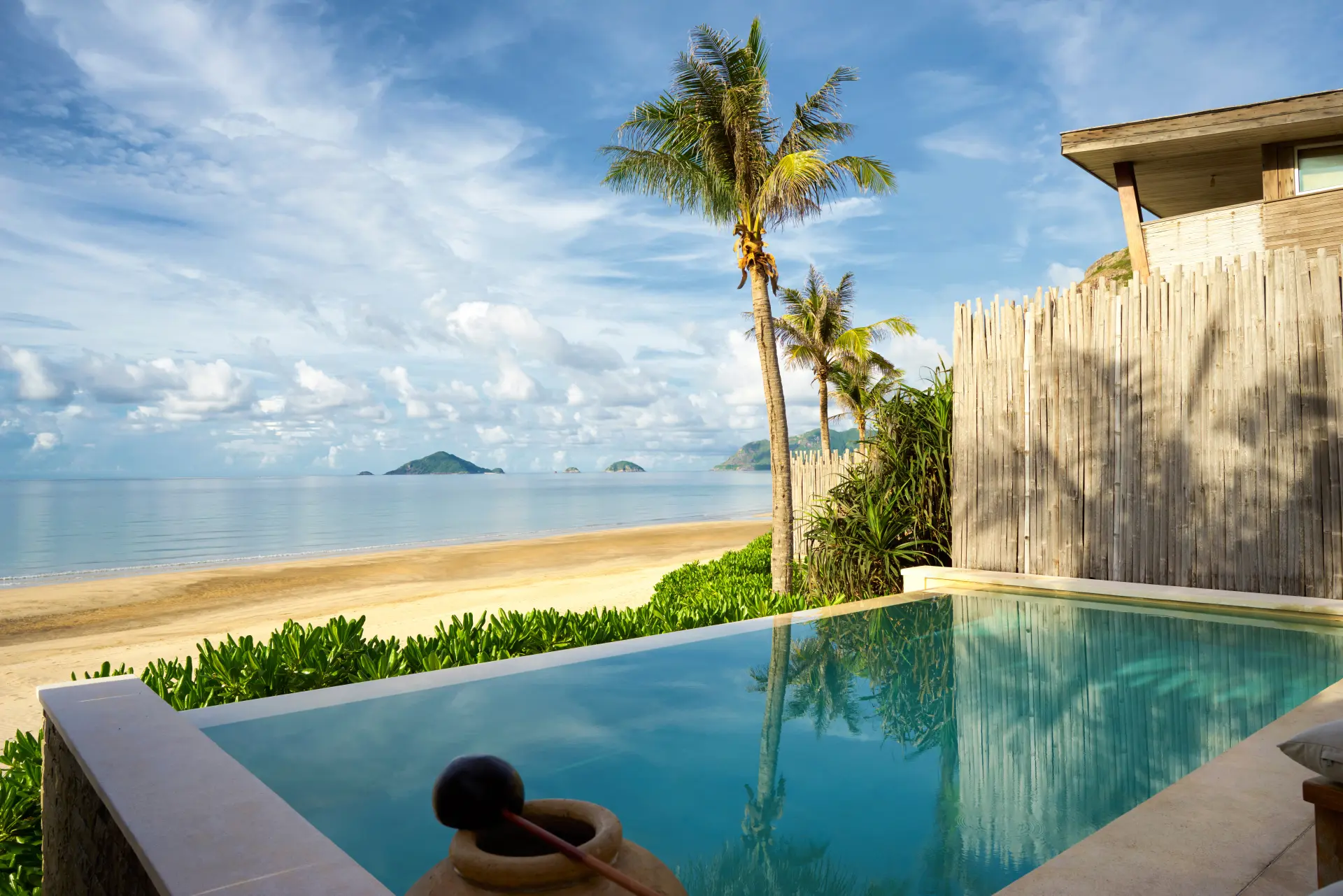 Beachfront Deluxe pool villa på Six Senses Con Dao i Vietnam
