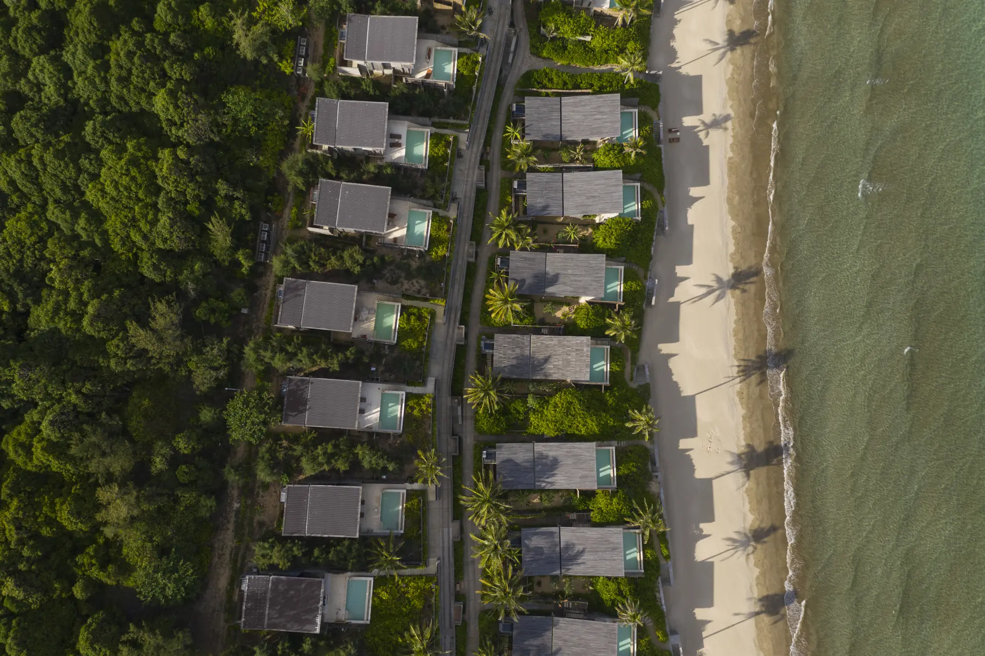 Luftfoto af resortet på Six Senses Con Dao i Vietnam