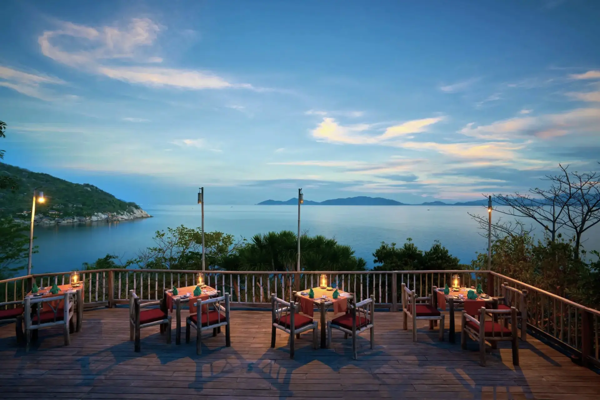 Dining by the rock på Six Senses Nihn Van Bay i Vietnam