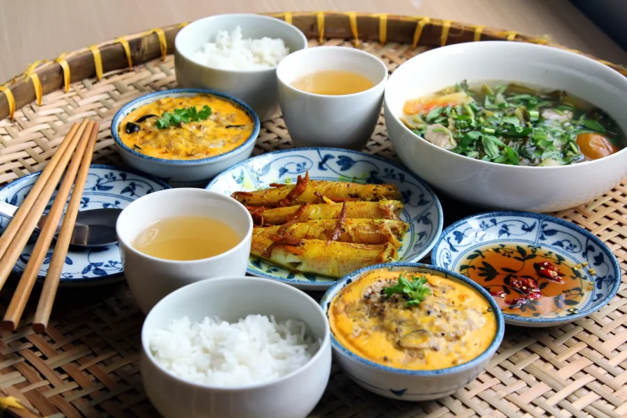 Nyd smagen af vietnamesiske retter under ferien i Vietnam
