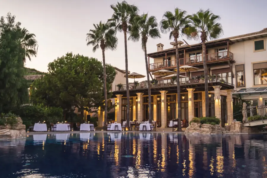 Restaurant Bacchus Colombia Beach Resort, Cypern