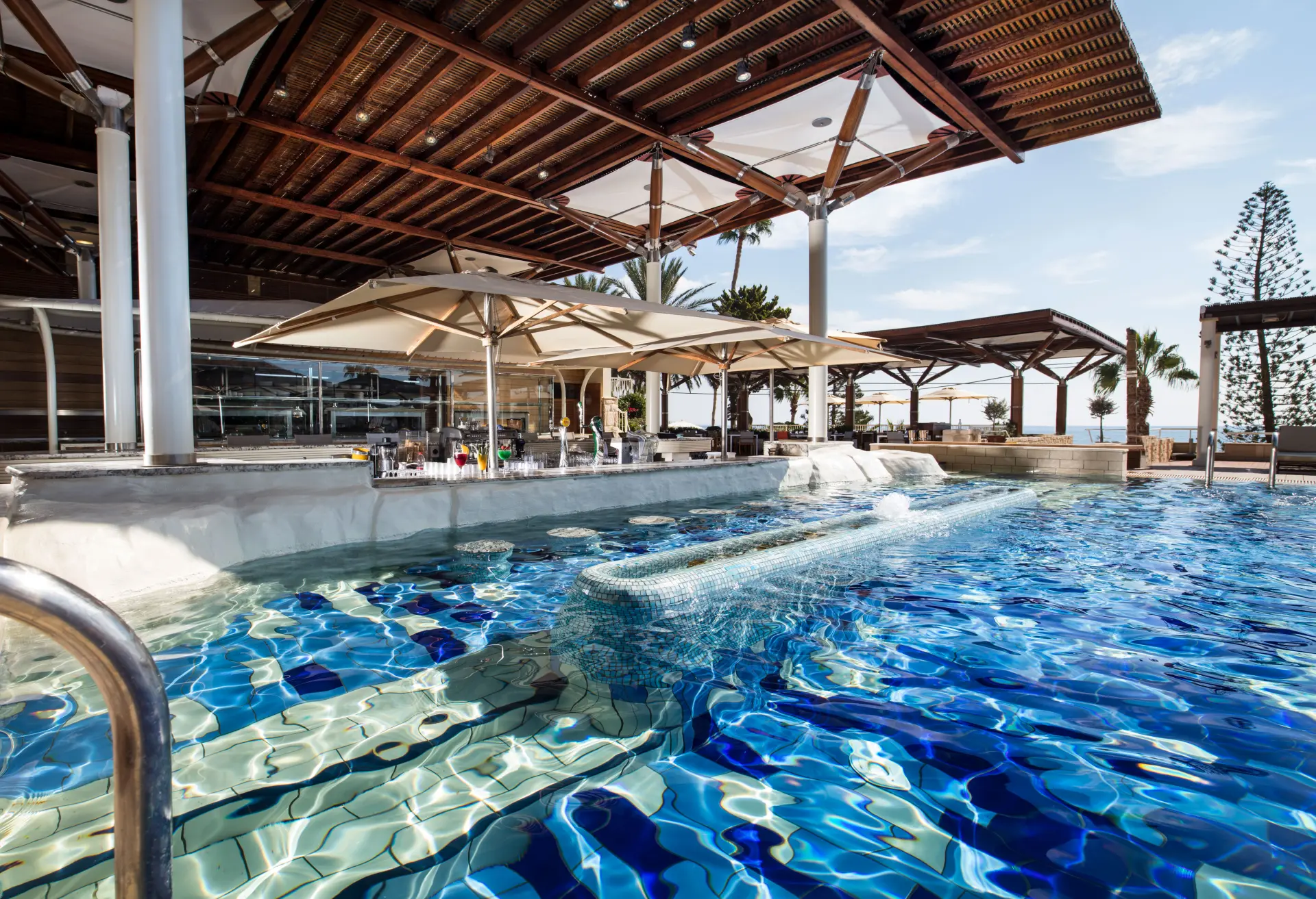 Cape Aspro Pool Bar på Columbia Beach Resort, Cypern
