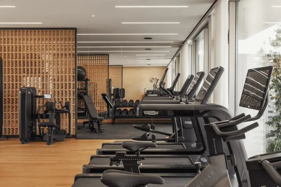 Gym One and Only Aesthesis, Grækenland