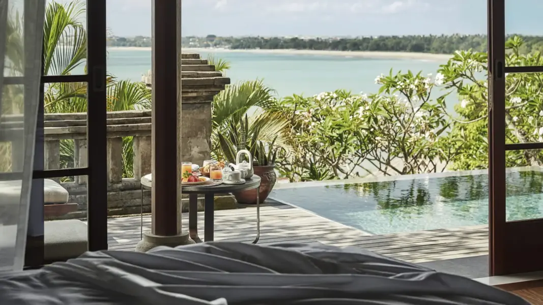 In Villa dining på Four Seasons Jimbaran Bay på Bali
