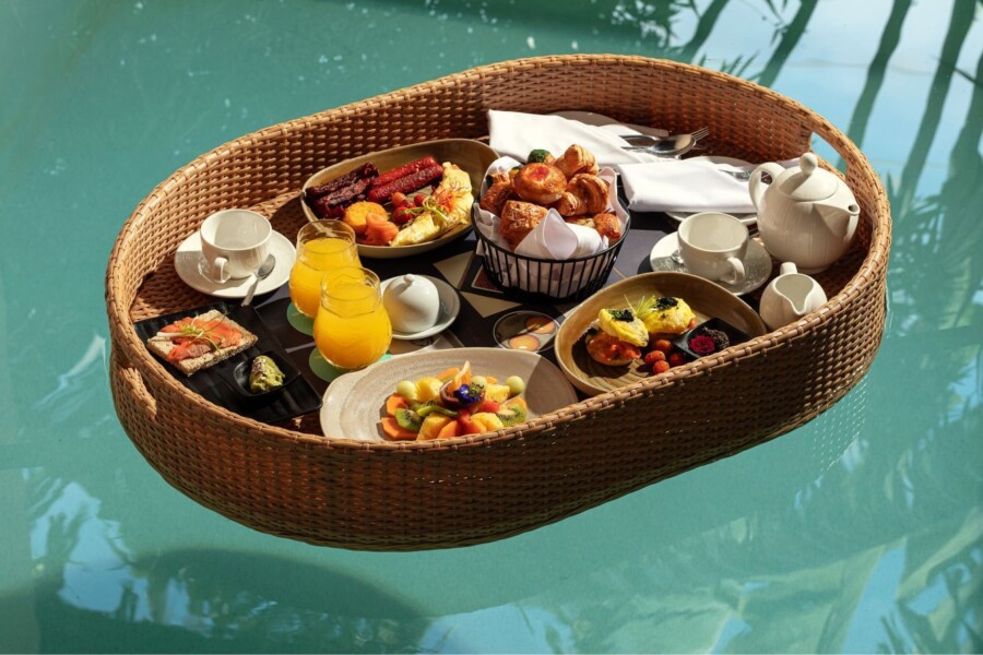 Floating breakfast på Le Meridien Ile Maurice på Mauritius