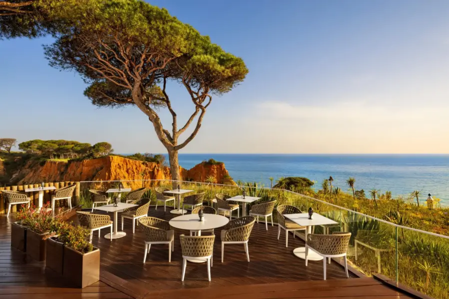 Mirador på Pine Cliffs i Portugal