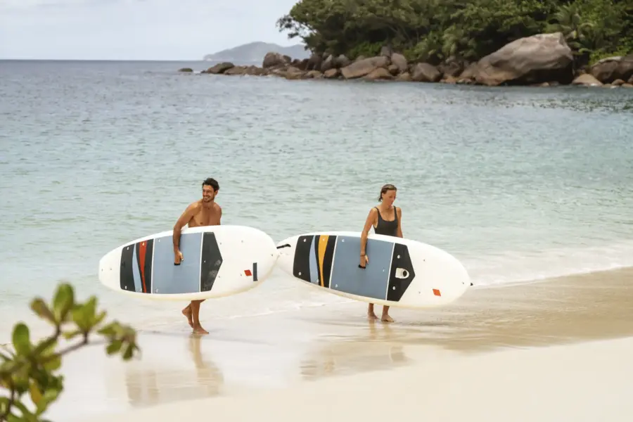 Stand up paddelboards på Constance Lemuria på Seychellerne