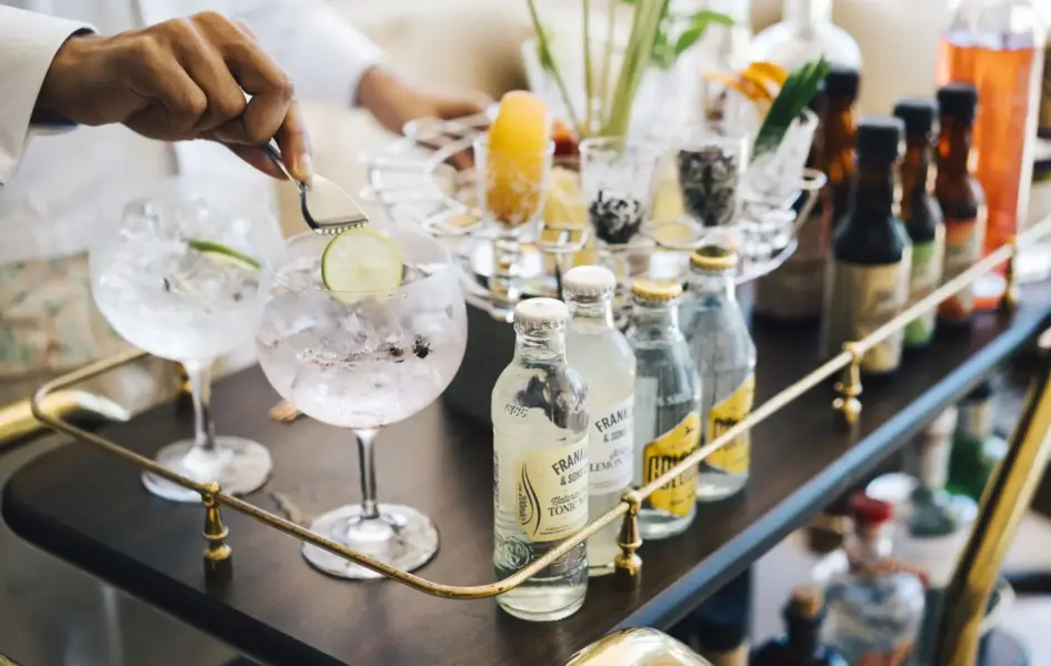 Lær at lave dine egne drinks på Raffles Seychelles, Seychellerne