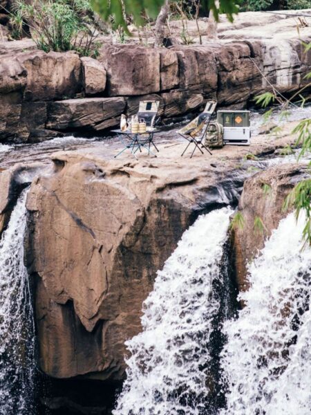 Picnic på toppen af vandfaldet ved Shinta Mani Wild, Cambodia