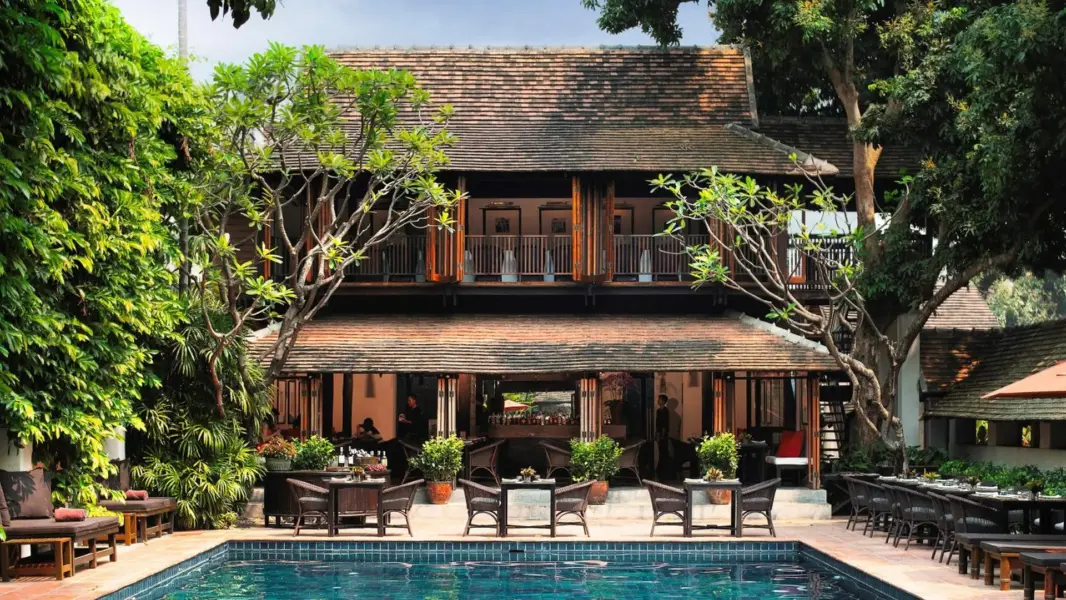 Pool og restaurant ved Tamarind Chiang Mai-Thailand