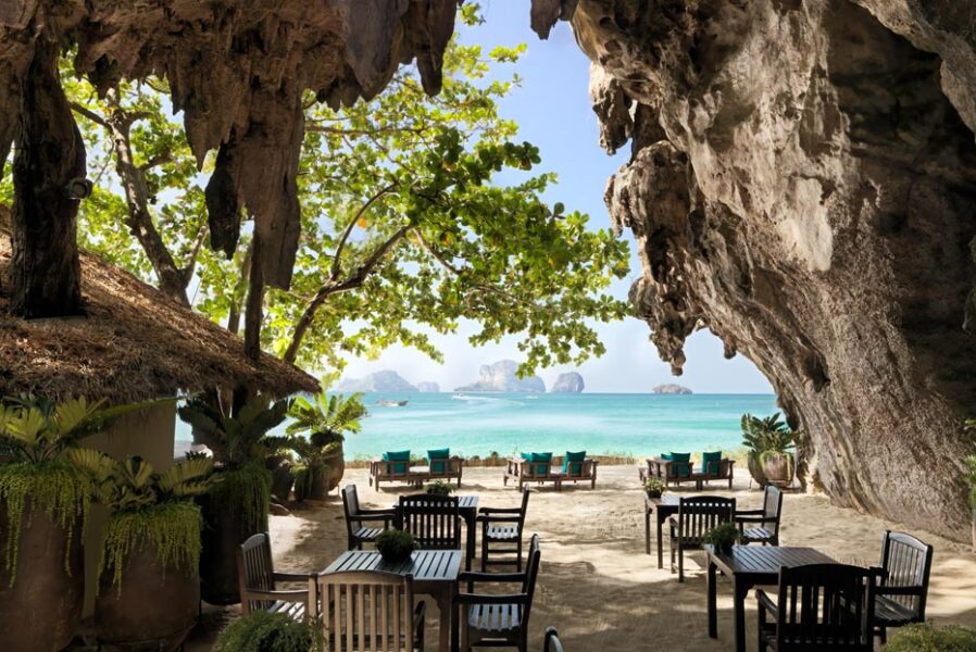Grotto restuarant ud til vandet på Rayavadee i Thailand