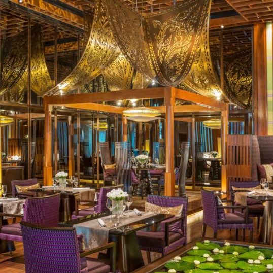 Sra Bua by Kiin Kiin på Siam Kempinski Bangkok i Thailand