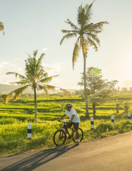 Tag med på cykelture og trekking under ferien på Amandari, Bali