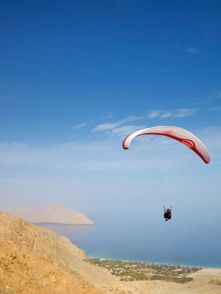 Paragliding på Six Senses Zighy Bay, Oman