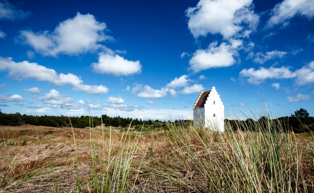 Den tilsandede kirke i Skagen, Danmark