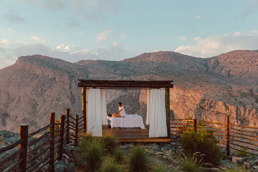 On the Edge by Spa Alila - massage på klippekanten på Alila Jabal Akhdar, Oman