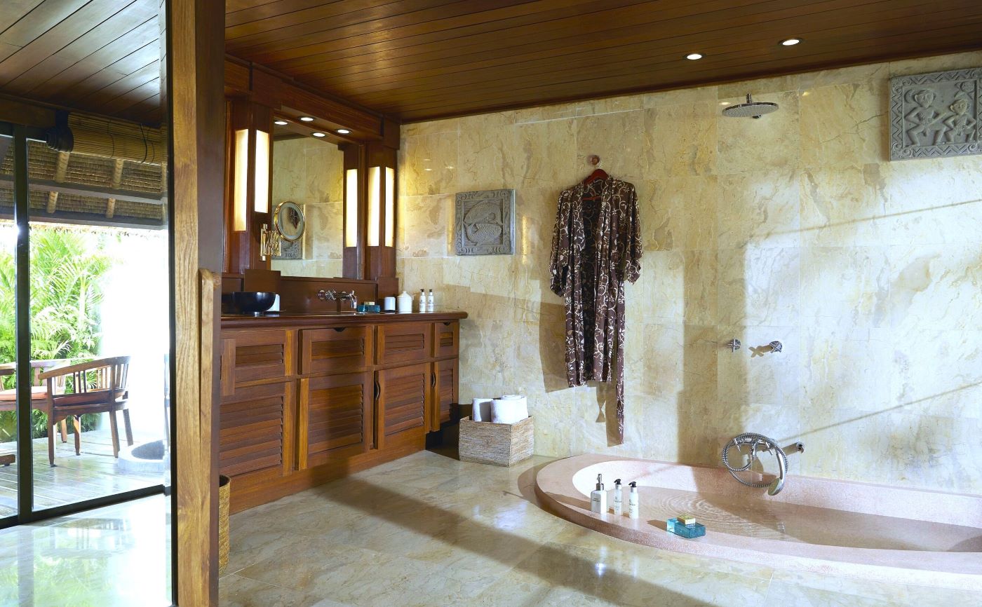 Badeværelse på Jimbaran Puri, A Belmond Hotel på Bali