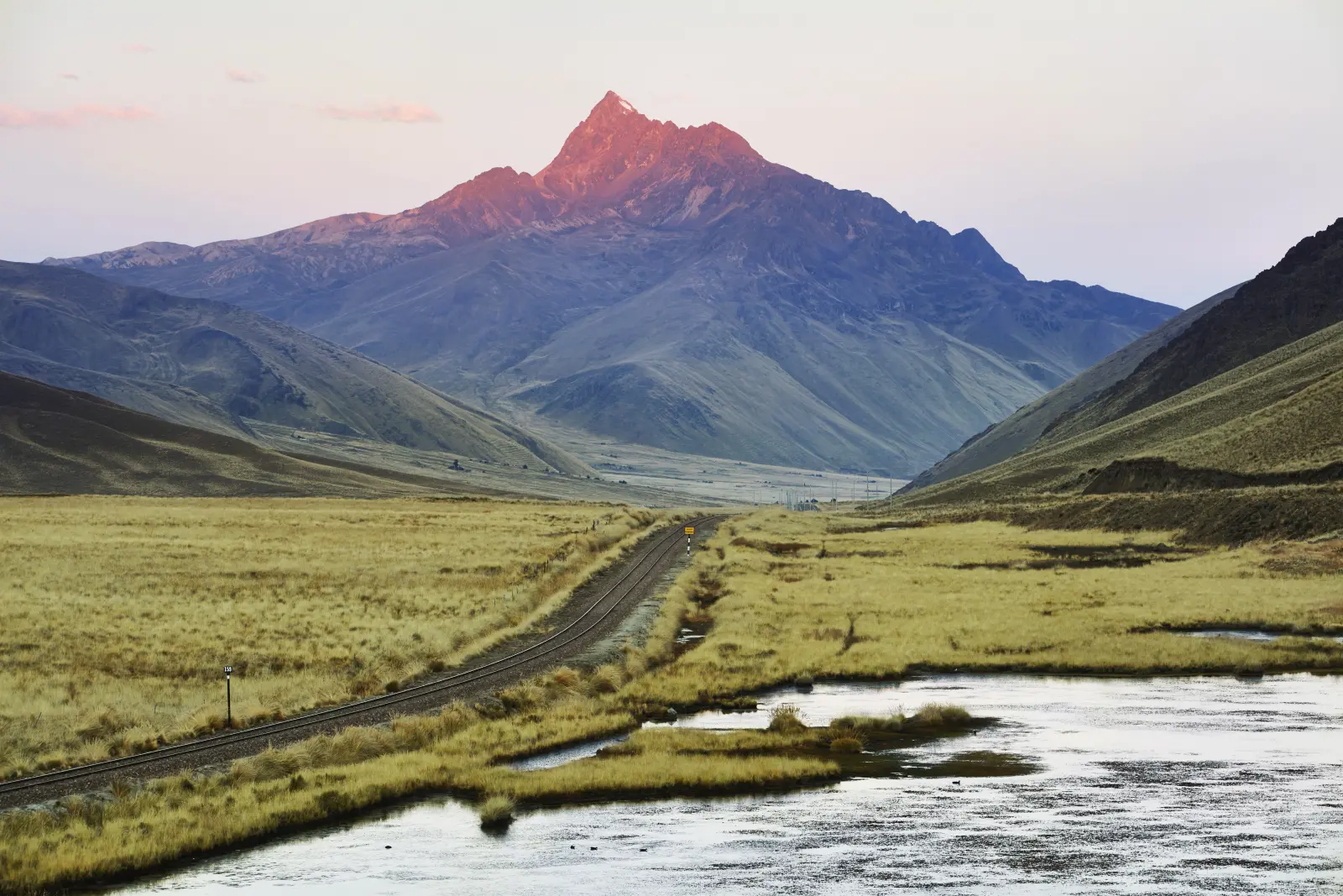 Solnedgang, Andean Explore, A Belmond Train, Peru