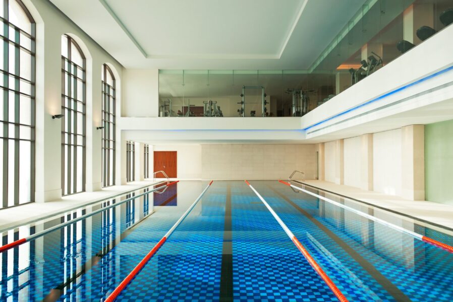 Poolen i fitness afdelingen på The St. Regis Saadiyat Island Resort, Abu Dhabi