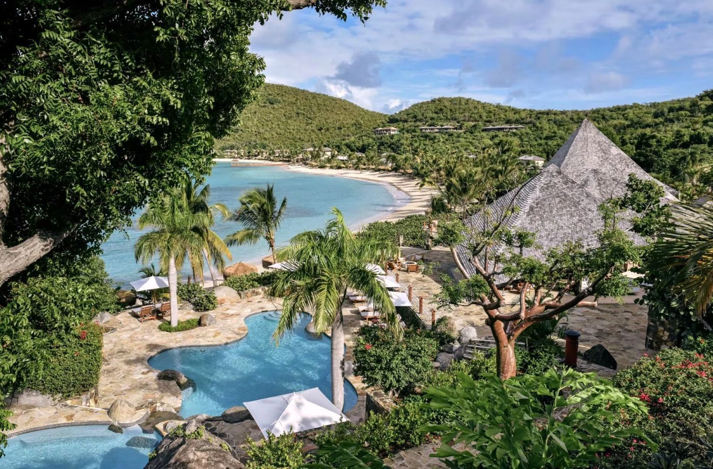 Pool, strand og Pavilion på Rosewood Little Dix Bay, Virgin Gorda, Caribien