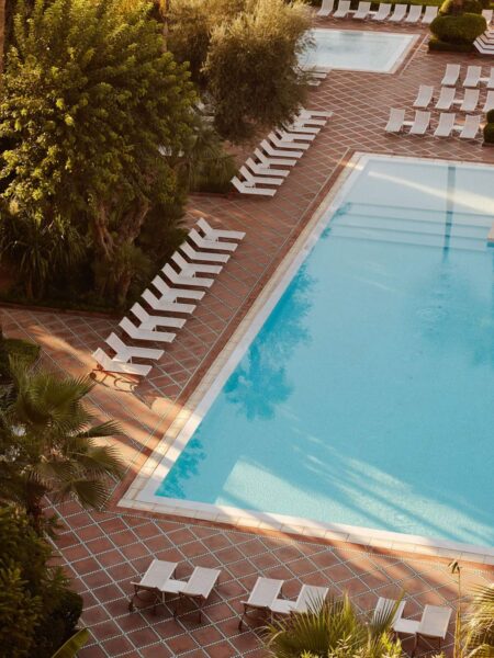 Den udendørs pool på La Mamounia, Marrakech, Marokko