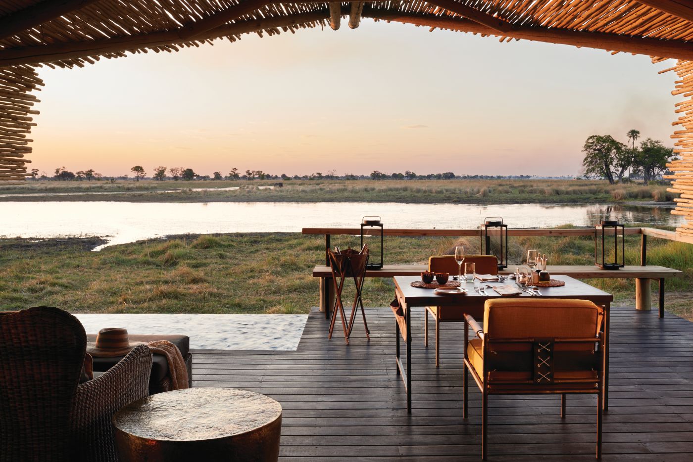 Middag for to i teltet på Eagle Island Lodge, a Belmond Safari, Botswana