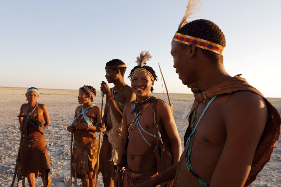 Gåtur med buskmænd, San Camp, Botswana